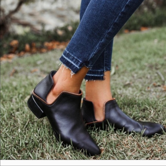 Halogen Piper Black Booties - Picture 2 of 12